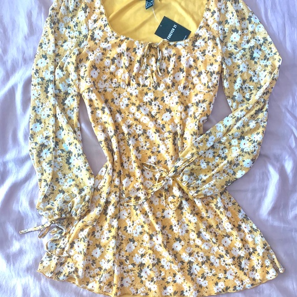 Dresses & Skirts - Floral Sundress